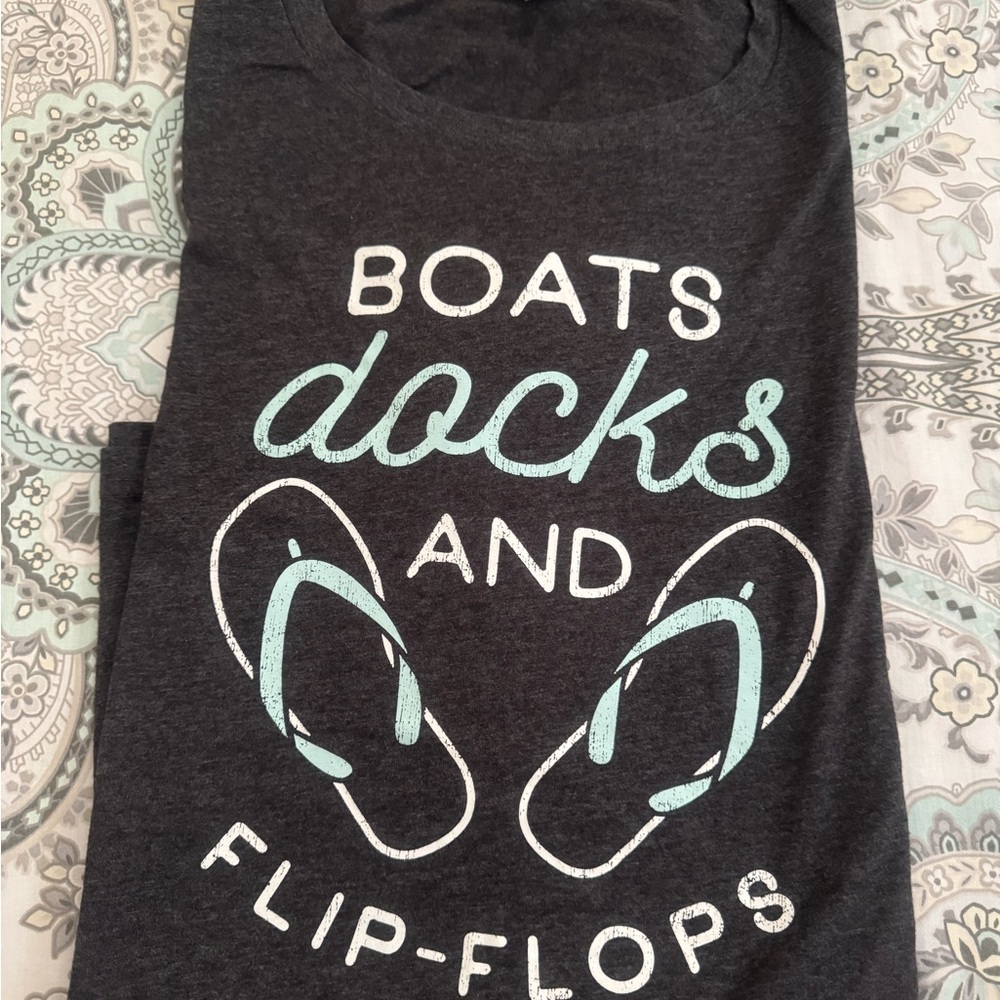 NWOT Instant Message Gray Graphic Tee